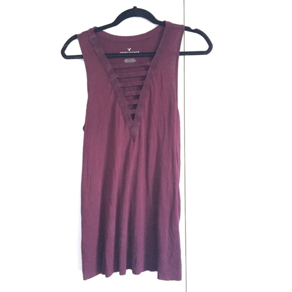 3/$15 🤑✨ American Eagle V Neck Cage Crisscross Tank Top in Wine